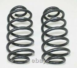2 Rear Drop Coil Springs Fits 2000-06 Chevy 1500 Tahoe Suburban Maxtrac 271020